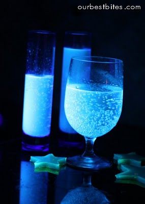 glowing tonic glasses Glow in the dark food and drinnks