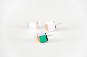 DIY thumbtack colorblocked craft