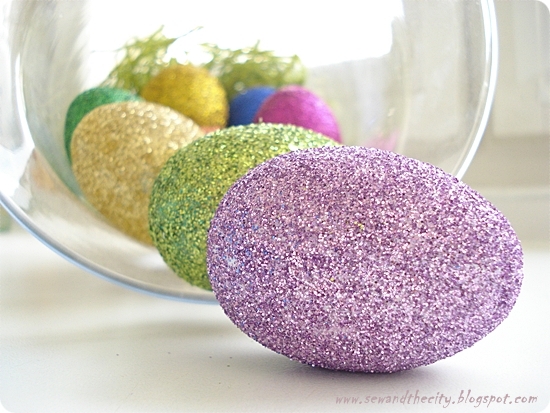 How to make glitter Easter eggs 