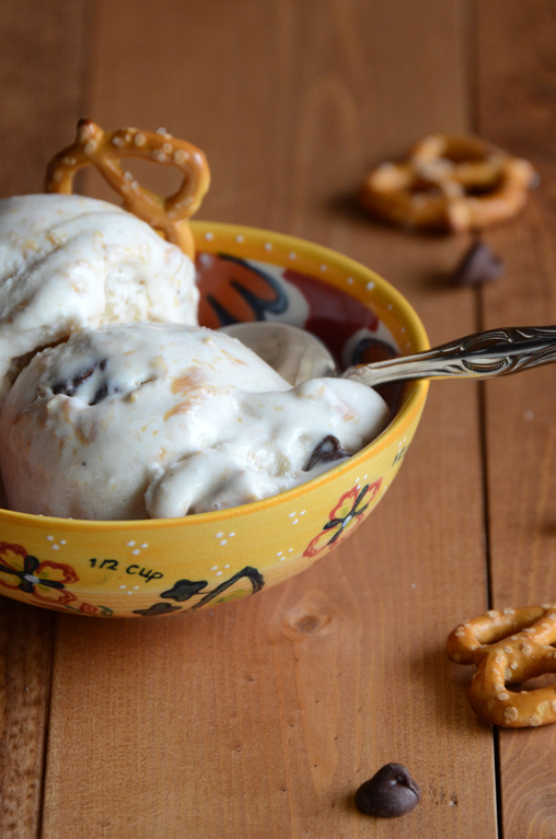Recipe for making frozen yogurt without an ice cream machine.