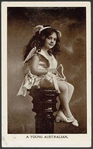 Free #Vintage #Valentine images at www.Momcaster.com