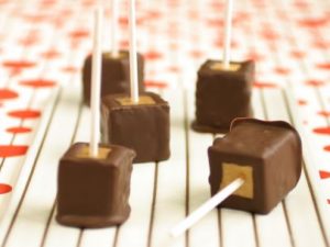 No Bake Peanut Butter Cheesecake Pops