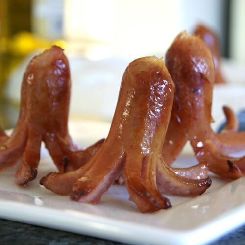 Making Octopus Wieners for Bento